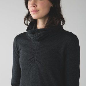 Lululemon casual reversible yoga grey "in a  cinch" long sleeve pullover tee 10